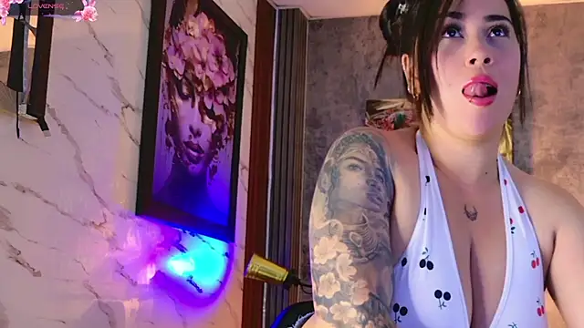 sarawolff online show from 03/26/26, 05:02