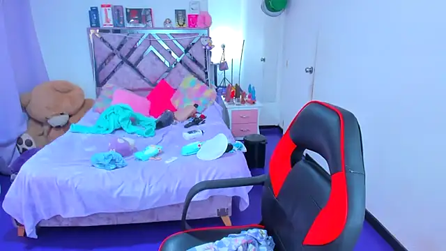 Luna Analya online show from 05/01/26, 02:32