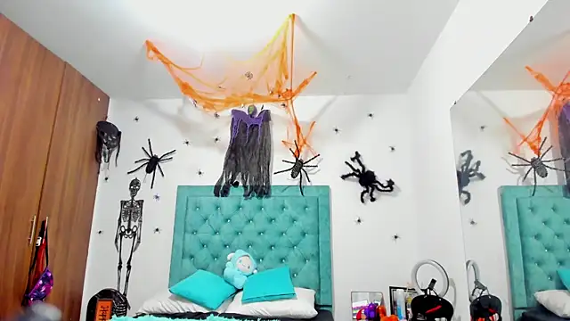 Snapshot of Rihanna_hotx chatting on 10/13/25, 04:56 Rihanna hotx online show from 10/13/25, 04:56