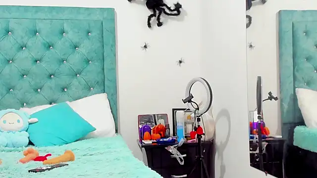 Snapshot of Rihanna_hotx chatting on 10/15/25, 03:06 Rihanna hotx online show from 10/15/25, 03:06