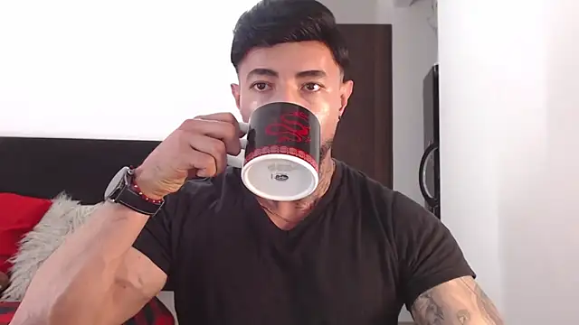 Snapshot of andrea_de_lucaa chatting on 06/29/26, 02:18 andrea de lucaa online show from 06/29/26, 02:18