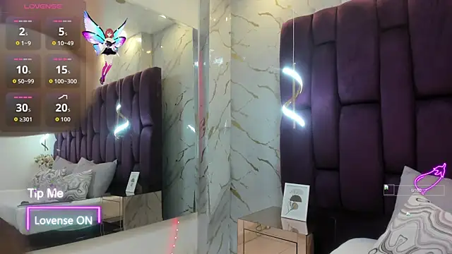 megannherrera online show from 09/17/25, 12:07