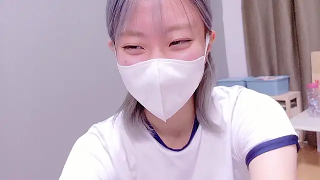 Nana  ch online show from 10/31/25, 04:24