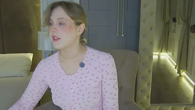 Snapshot of CaitlinSugar chatting on 05/16/26, 04:42 CaitlinSugar online show from 05/16/26, 04:42