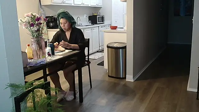 SHEILYN  online show from 10/16/25, 03:51