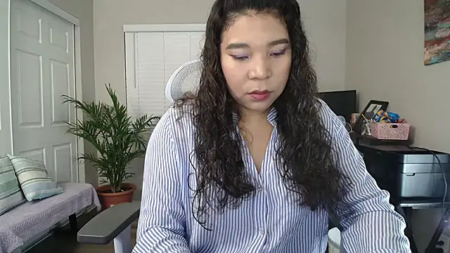 SHEILYN  online show from 11/11/25, 05:18