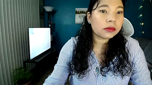 Snapshot of SHEILYN_ chatting on 05/13/26, 05:38 SHEILYN online show from 05/13/26, 05:38