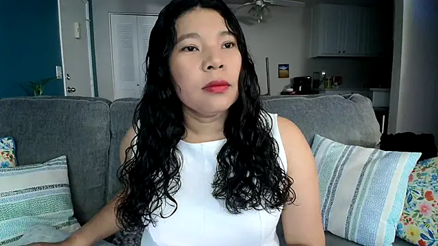 Snapshot of SHEILYN_ chatting on 05/17/26, 06:33 SHEILYN online show from 05/17/26, 06:33