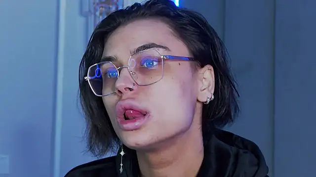 VioletAsh online show from 02/07/26, 04:27