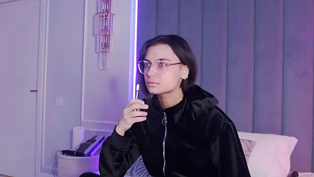 VioletAsh online show from 02/08/26, 04:27