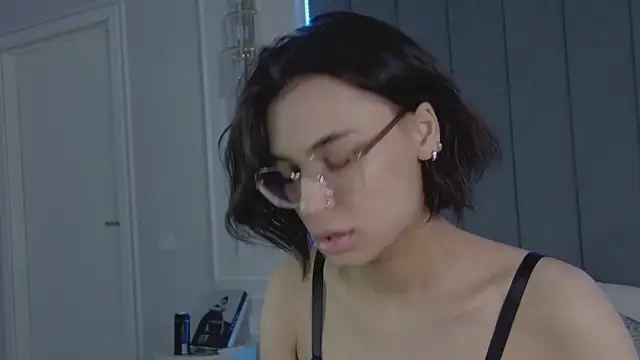 VioletAsh online show from 04/02/26, 04:21