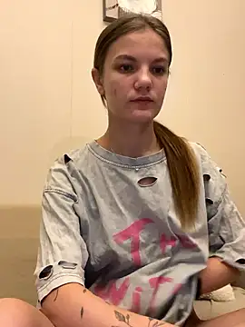 Snapshot of Mila_sweet_23 chatting on 01/13/26, 04:56 Mila sweet 23 online show from 01/13/26, 04:56