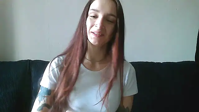   Leyla   online show from 10/13/25, 09:31