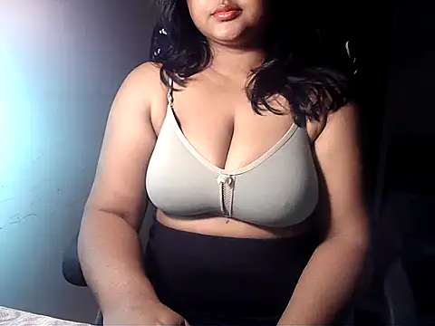 Snapshot of PatnakiRitu1 chatting on 12/19/25, 01:23 PatnakiRitu1 online show from 12/19/25, 01:23