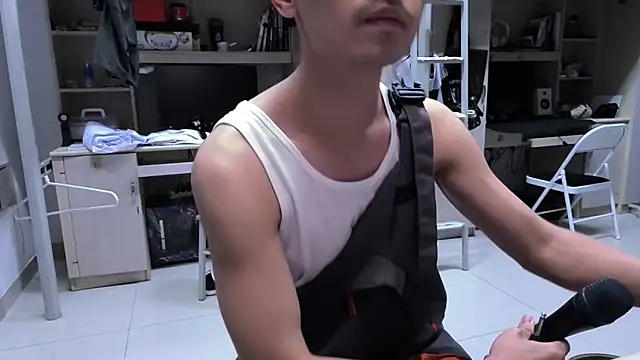 XTTX49 online show from 10/04/25, 02:15