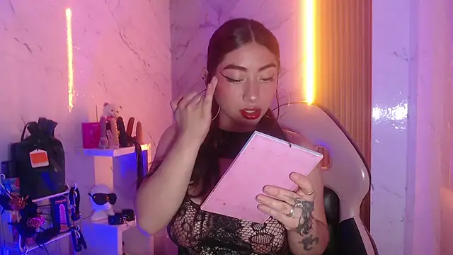 Sophia tf online show from 02/11/26, 03:55