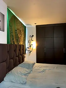 Snapshot of Tomy_maylon chatting on 10/29/25, 04:53 Tomy maylon online show from 10/29/25, 04:53