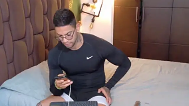 Snapshot of Tomy_maylon chatting on 11/07/25, 03:28 Tomy maylon online show from 11/07/25, 03:28