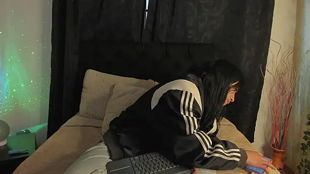 Tiffany Nm online show from 11/10/25, 01:10