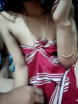 Snapshot of maya-Couple19 chatting on 10/21/25, 06:08 maya-Couple19 online show from 10/21/25, 06:08