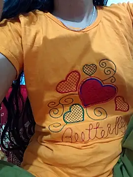 Snapshot of maya-Couple19 chatting on 10/31/25, 06:09 maya-Couple19 online show from 10/31/25, 06:09