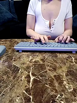 Snapshot of Jeannie_69_andahalf chatting on 02/02/26, 01:04 Jeannie 69 andahalf online show from 02/02/26, 01:04