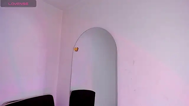 Snapshot of Viioleett_cum chatting on 07/15/26, 01:38 Viioleett cum online show from 07/15/26, 01:38