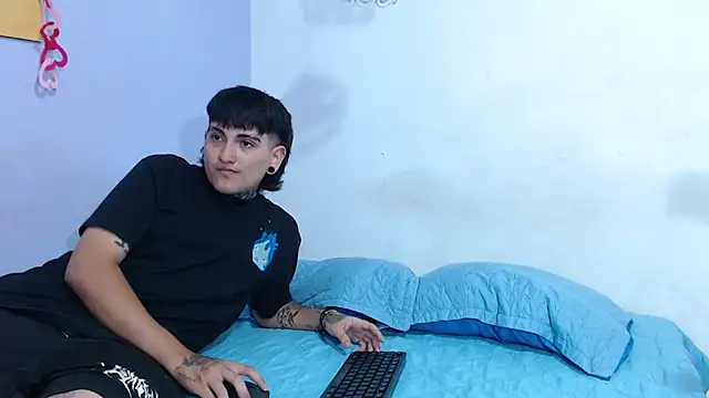 onixandghosty1 online show from 12/05/25, 06:59