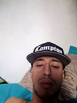 Santi2323xxX online show from 04/20/26, 10:11