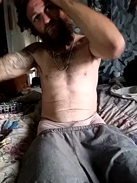 bearded cross online show from 10/17/25, 01:03