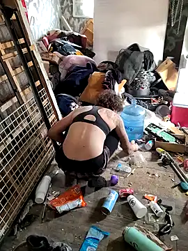 bearded cross online show from 11/22/25, 08:41