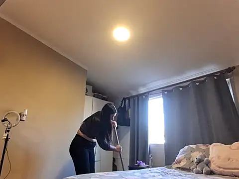 Snapshot of Denisutra777 chatting on 04/14/26, 07:42 Denisutra777 online show from 04/14/26, 07:42