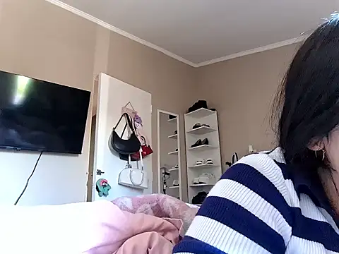 Snapshot of Denisutra777 chatting on 04/15/26, 02:57 Denisutra777 online show from 04/15/26, 02:57