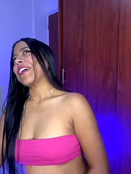 Snapshot of Kendra_C chatting on 10/17/25, 12:58 Kendra C online show from 10/17/25, 12:58