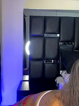 Snapshot of Kendra_C chatting on 10/21/25, 01:06 Kendra C online show from 10/21/25, 01:06