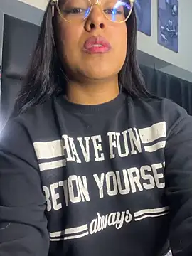 Snapshot of Kendra_C chatting on 11/03/25, 01:08 Kendra C online show from 11/03/25, 01:08