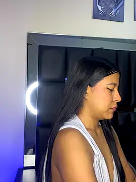 Snapshot of Kendra_C chatting on 11/12/25, 01:17 Kendra C online show from 11/12/25, 01:17