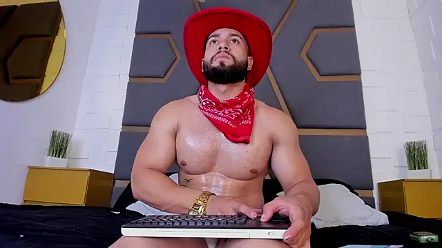 massimofiore  online show from 10/08/25, 03:26