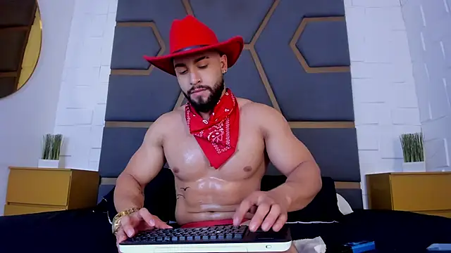 massimofiore  online show from 11/06/25, 03:29