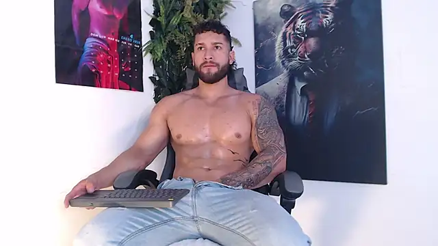 massimofiore  online show from 06/11/26, 12:32