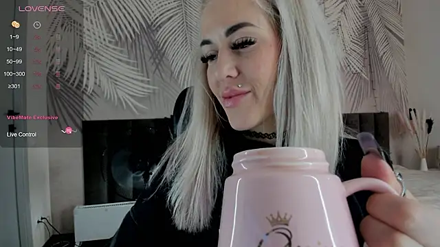 Kira Key online show from 03/13/26, 08:54