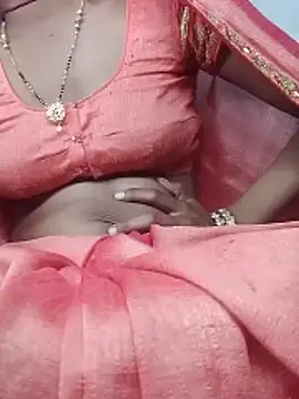 Snapshot of Hut_rotu_cute chatting on 02/12/26, 04:35 Hut rotu cute online show from 02/12/26, 04:35