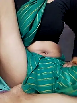 Snapshot of Hut_rotu_cute chatting on 05/01/26, 04:44 Hut rotu cute online show from 05/01/26, 04:44