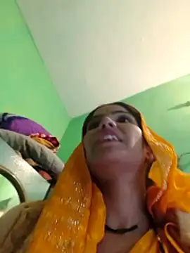 Riya jaan12 online show from 10/28/25, 11:25