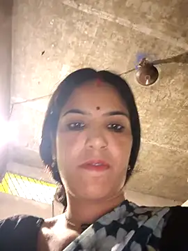 Snapshot of Riya_jaan12 chatting on 06/05/26, 01:28 Riya jaan12 online show from 06/05/26, 01:28