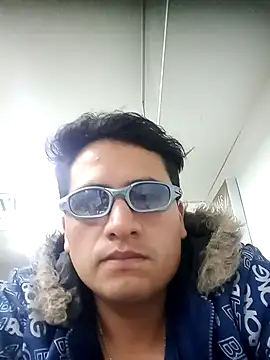 QJHoElyking online show from 10/23/25, 02:22