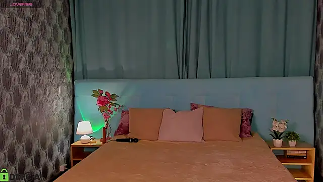 Aurora Bennet online show from 10/03/25, 12:18