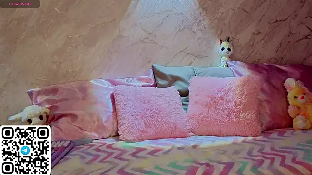 Aurora Bennet online show from 04/02/26, 12:08