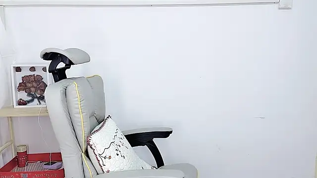 Dec-7758 online show from 04/16/26, 06:47