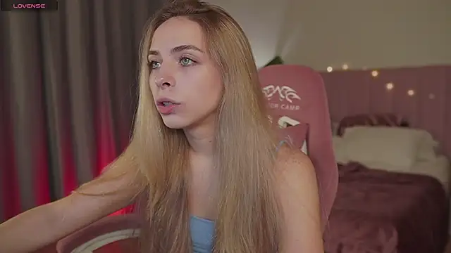 ShinyBarbie online show from 09/22/25, 05:53